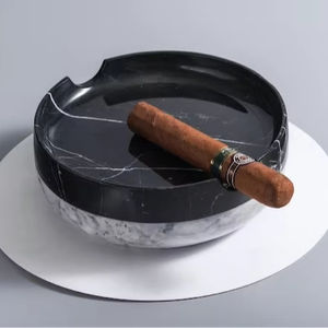 Cenicero de estilo americano sin humo de aleación de aluminio y nogal negro redondo de primera calidad, artesanía artesanal para uso doméstico en restaurantes y hoteles - Product Image 1