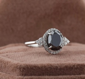 Anillo de diamante de moissanita de forma ovalada negra Anillo de plata esterlina negra Regalo DE BODA Regalo para ella - Product Image 2