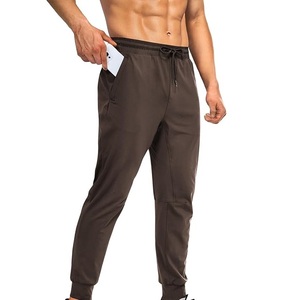 Pantalones Deportivos Casuales de Poliéster Elástico con Cordón Ajustable en la Cintura para Hombre, Color Personalizado, Ajustados, al por Mayor - Product Image 5