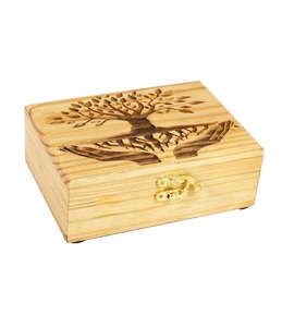 Caja de joyería tallada a mano con grabado de urna de madera hecha a mano para mujeres y hombres joya | Cajas decorativas | Almacenamiento (árbol de mano rezando) - Product Image 1