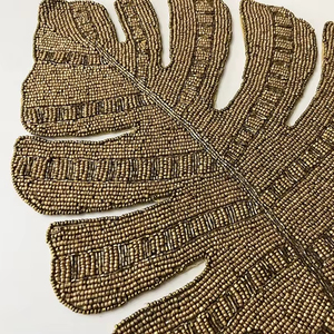Sous-verres et dessous de plat décoratifs faits à la main en perles de rocaille, design unique, meilleure qualité, différentes couleurs et tailles, en pierre d'Inde - Product Image 1