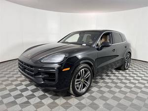 Usado cuidadosamente 2024 P-orsche Cayenne Turbo E-Hybrid 4dr SUV AWD - Product Image 6