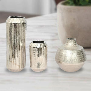 Florero de Metal Martillado Hecho a Mano con Diseño Elegante Mesa de Comedor Versátil Decoración Jardín Característica Fabricante Directo - Product Image 3