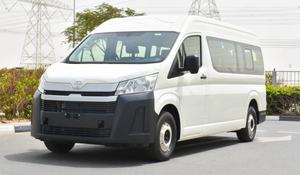 Berline d'occasion 2023, transmission intégrale, sièges en cuir, 5 places, automatique, pneus R18, conduite à gauche, toit ouvrant panoramique, caméra de recul 360° - Product Image 5