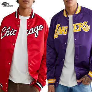 แจ็กเก็ตบอมเบอร์ทีมเบสบอลผ้าซาตินสีแดงสำหรับผู้ชายเสื้อแจ็กเก็ตแบบคลาสสิกลายควิลท์ประดับเพชรสไตล์ริบบิ้นสำหรับฤดูหนาว - Product Image 4