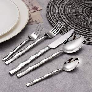Elegante Juego de Cubiertos de Metal Diseñado para Cocinas Modernas, Restaurantes, Hoteles y Hogares, con un Valor de Rendimiento Duradero - Product Image 5