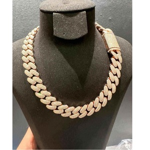 Cadena Cubana de Diamantes con Base de Plata de Calidad Superior al por Mayor, Acabado Iced Out, Joyería Rentable para Uso Intenso - Product Image 1