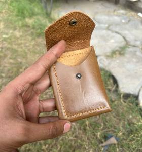 Porte-cartes à deux volets en cuir Crazy Horse de style vintage fait à la main Portefeuille antivol RFID court et mince avec effet de traction en cire imprimée - Product Image 4