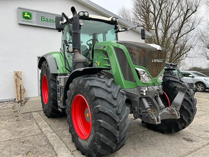 Tractor Fendt 824 Vario ProfiPlus - Product Image 3