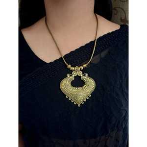 สร้อยคอโซ่แฟชั่นโทนสีทอง - Product Image 4