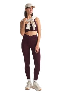 Conjunto de yoga de lujo para mujer, ropa con logotipo personalizado, conjunto de dos piezas de diseñador para mujer, pantalones casuales de verano, ropa deportiva de manga corta para mujer. - Product Image 2