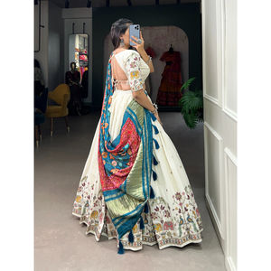 Fashionharbour ชุด bollywood ผ้าฝ้าย khadi choli กับ zari dupatta สำหรับงานแต่งงานฤดูใบไม้ร่วงและงานพรอม - Product Image 2