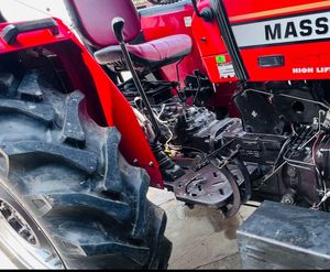 2021 Modèle Massey Ferguson 5245 Tracteur à roues à vendre 50hp 4WD Mahindra Gear et composants de moteur inclus - Product Image 4