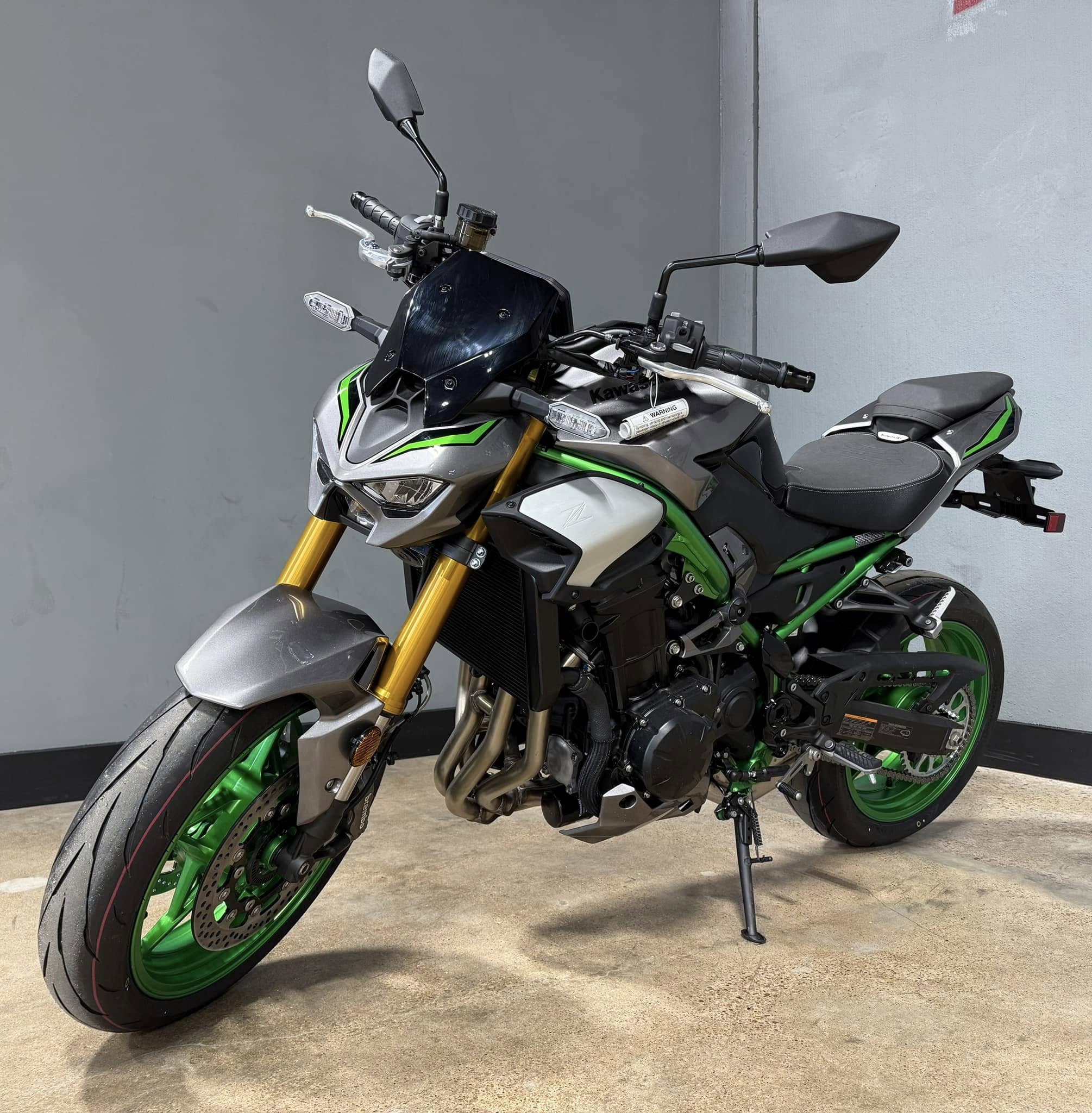 Kawasaki Z900 SE ABS 2025 гоночных мотоциклов прямо сейчас!