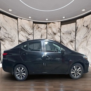 รถยนต์มือสองสภาพดี ปี 2025 รุ่น Versa SV FWD Sedan สีดำ ความจุถังน้ำมัน 10 แกลลอน ประหยัดน้ำมัน 40 ไมล์ต่อแกลลอน ระบบขับเคลื่อนล้อหน้าแบบแปรผัน เครื่องยนต์ 1.6 ลิตร 14 แรงม้า 122 แรงม้า - Product Image 1