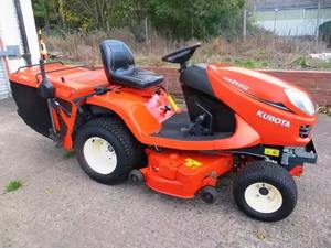 รถแทรกเตอร์ขนาดเล็กของ Kubota เครื่องตัดหญ้าตัดหญ้าในสวน - Product Image 5
