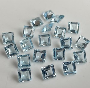 Topaze Bleu Ciel Naturelle Carré 8mm coupe Facette-Loose Topaze Bleu Ciel Coupe Carrée - Product Image 5