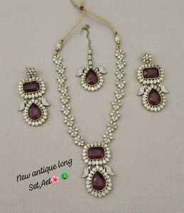 Ensemble collier ras-du-cou et boucles d'oreilles pendantes en zircon plaqué or avec perles et fleurs, design classique, pour femme, idéal pour mariage et fête - Product Image 1