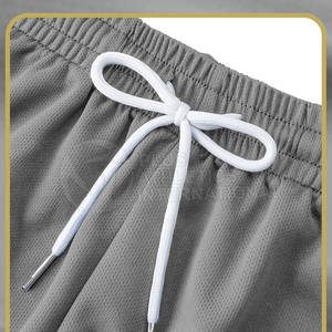 Pantalones cortos deportivos transpirables para hombres con cordón en la cintura y bolsillos laterales para gimnasio y correr básicos pantalones cortos deportivos de secado rápido - Product Image 2