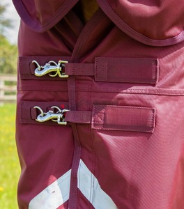 Couverture de cheval équestre personnalisée imperméable respirante fournisseur de couvertures de cheval haut de gamme couverture de cheval durable pour toutes les saisons - Product Image 2