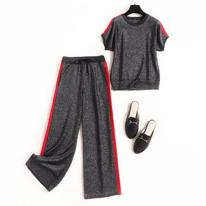 Chándal para mujer Crop Top Sudadera con capucha y cintura alta Joggers Estilo Athleisure Pedidos a granel Servicio OEM High Rise Hoodie Set - Product Image 6