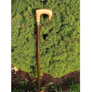 Bâton de marche en bois classique pour hommes et femmes avec prise en main confortable - Product Image 4