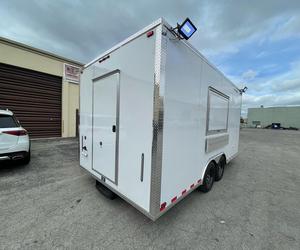 Camion de restauration mobile d'extérieur, remorque de traiteur 4,8 m, châssis en aluminium, double essieu tandem, alimentation intégrée, utilisation extérieure - Product Image 3