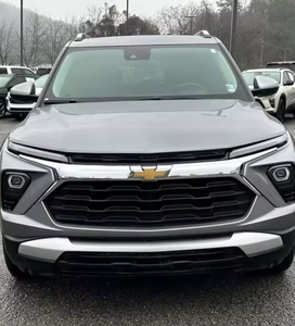 PRÊT À EXPÉDIER 2024 Tra1lblazer LT Turbo SUV Volant à Gauche Pneus R19 Sièges en Cuir Intérieur Clair Transmission Automatique 6 Places - Product Image 1