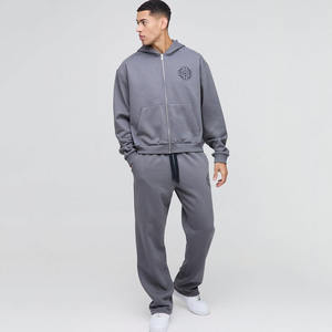 Trendy Hoodie Sweatpants Jogger Set Cargo Pant Chándal Sostenible Oversized Boxy Homme Cross Zip Hooded Chándal Colección - Product Image 1