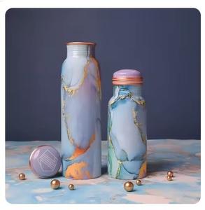 Bouteille d'eau en cuivre pour une meilleure santé et hydratation bouteilles imprimées durables étanches et sans toxines au prix de gros - Product Image 4