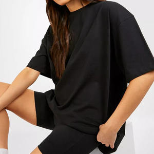 Camiseta con estampado personalizado para mujer, camisetas con cuello en V y logotipo personalizado, camiseta grande Lisa para mujer, conjunto informal de camisetas, servicio OEM - Product Image 3