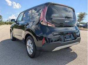 SUV Soul-S 2017 d'occasion en bon état, transmission automatique, sièges en cuir, toit ouvrant panoramique, disponible à l'exportation - Product Image 3