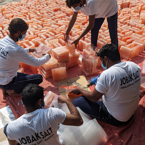 Lit d'halothérapie en pierre de sel rose de l'Himalaya naturelle JOBAK, poli, style amour, qualité supérieure, certifié ISO, taille personnalisée, guérison - Product Image 4