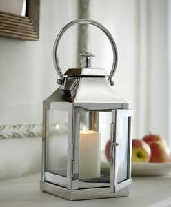 Lanterne métallique festive qui crée une ambiance chaleureuse pour les célébrations avec une lumière douce et un charme décoratif - Product Image 4