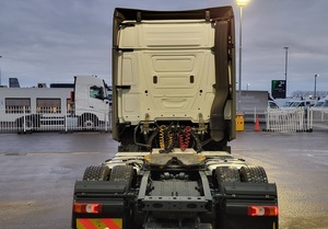 ซื้อสินค้าตามประกาศ! รถบรรทุกหัวลากมือสอง ปี 2021 รุ่น HeavyDuty Actros1845 แบบ 4X2 พื้นที่บรรทุกขนาดใหญ่ - Product Image 5