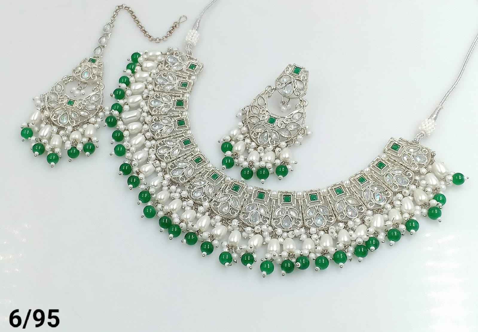 สีเขียว