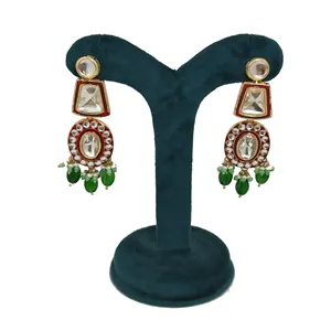Conjunto de Joyería Nupcial Kundan Polki para Mujer, Collar de Aleación Chapado en Oro con Esmalte Rojo y Cuentas Verdes, Joyería Fina - Product Image 5