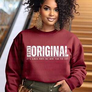 Camiseta de Gran Tamaño con Logotipo Estampado en Caliente para Mujer, Diseño Largo, Suministro de Fábrica OEM/ODM - Product Image 3