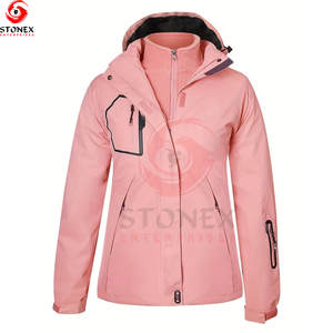 Chaquetas Softshell Impermeables de Invierno para Mujer, Hechas en Pakistán, Talla Grande, para Exteriores, con Capucha, Cuello Transpirable, Logotipo Tejido en la Parte Delantera - Product Image 1