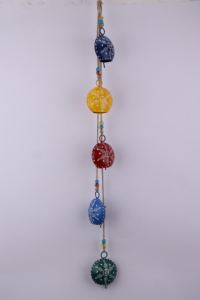 Campanas navideñas de metal hechas a mano con cuerda y cuentas Diseño vintage Agregue encanto a la decoración navideña - Product Image 6