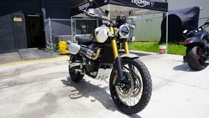 Triumph <span class=keywords><strong>Scrambler</strong></span> <span class=keywords><strong>1200</strong></span> <span class=keywords><strong>XE</strong></span> ปี 2026 ใหม่ล่าสุด รถมอเตอร์ไซค์สแครมเบลอร์สไตล์โมเดิร์นคลาสสิค ขนาด 1160 ซีซี  ใช้ได้บนถนนสาธารณะ ความเร็วเกิน 80 กม./ชม. - Product Image 3