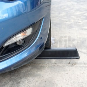 Lot de 2 bouchons de voiture en plastique PVC 12216 UB R noir avec bandes réfléchissantes jaunes 50X16X10 cm Guide de roue - Product Image 6