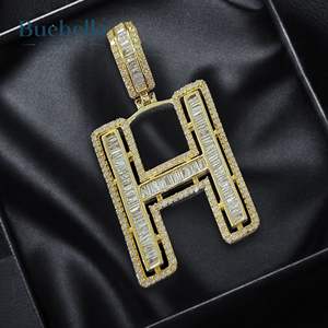 Venta al por mayor personalizado 925 plata y oro blanco plateado 3D letras de La Baguette estilo Hip Hop colgante Moissanite en diseño de letras de la A-Z - Product Image 4