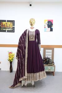 Tenue ethnique de travail en soie avec broderie de diamants Tennecy, tenue de fête indienne et pakistanaise avec manches complètes et Dupatta - Product Image 3