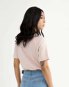 Camiseta Corta de Algodón de Alta Calidad para Mujer, con Icono Bordado, Color Sólido, Corte Regular, Transpirable, de Secado Rápido, para Verano - Product Image 2