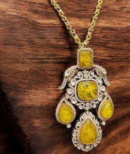 Hermoso y elegante juego de cadenas Polki Kundan chapadas en oro mate para ocasiones de boda celebraciones de aniversario - Product Image 1