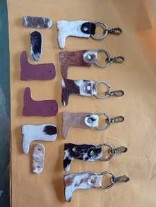 Llaveros Personalizados al por Mayor con Letras del Alfabeto A-Z de Pelo Sintético, Colgantes para Bolsos y Coches, Estilo Deportivo para las Cuatro Estaciones - Product Image 2