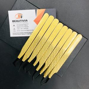 Pinzas profesionales de volumen con logotipo personalizado, acero inoxidable recubierto de color dorado para extensiones de pestañas de plasma negro sostenibles - Product Image 4
