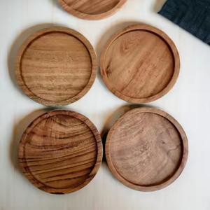 Les sous-verres en bois avec un artisan unique ont fière allure pour servir des boissons lors d'événements, de restaurants ou à la maison par Crescent Crafts - Product Image 2