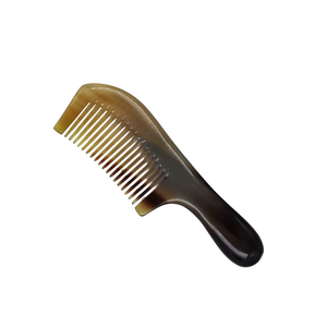Peine de Cuerno de Búfalo Natural al Mejor Precio, Peine de Cuerno de Diente Ancho y Simple con Mango, Se Acepta Grabado de Logotipo en Vietnam - Product Image 4
